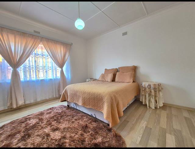 5 BEDROOM HOUSE TO LET IN BRENTHURST